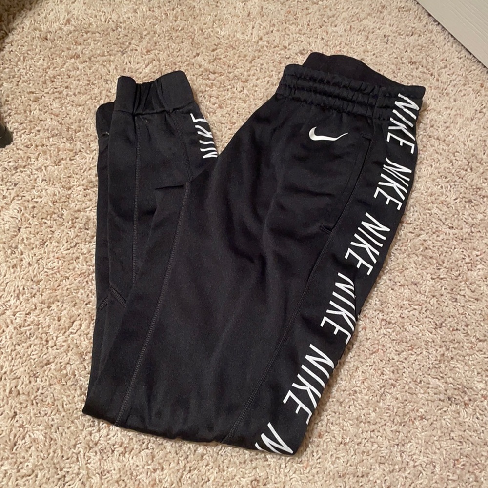 Women black Nike jogger style sweatpants